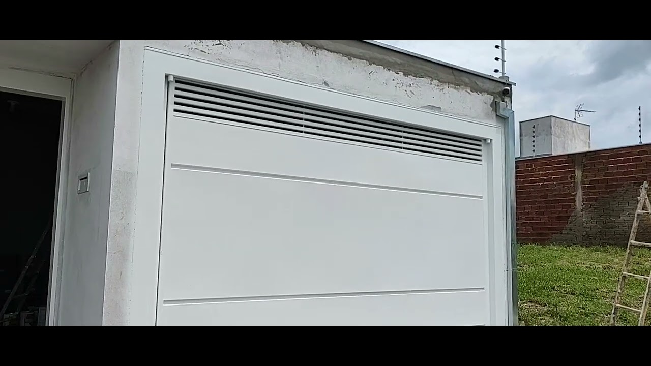 Dica de pintura em Port&atilde;o com esmalte sint&eacute;tico branco