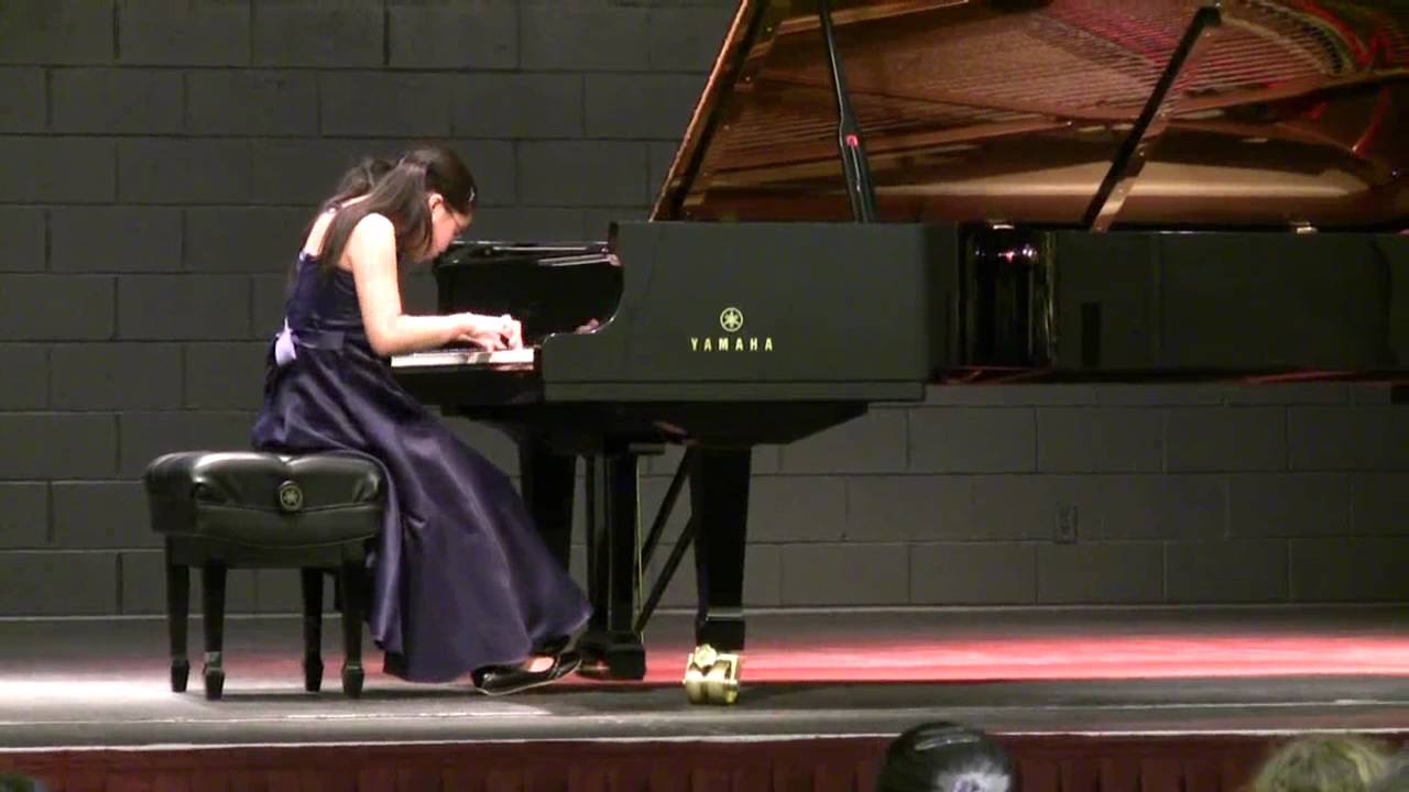 Annie (11) plays Chopin Etude Op.10, No. 8 in F major at the Third Canadian Chopin Competition 2010