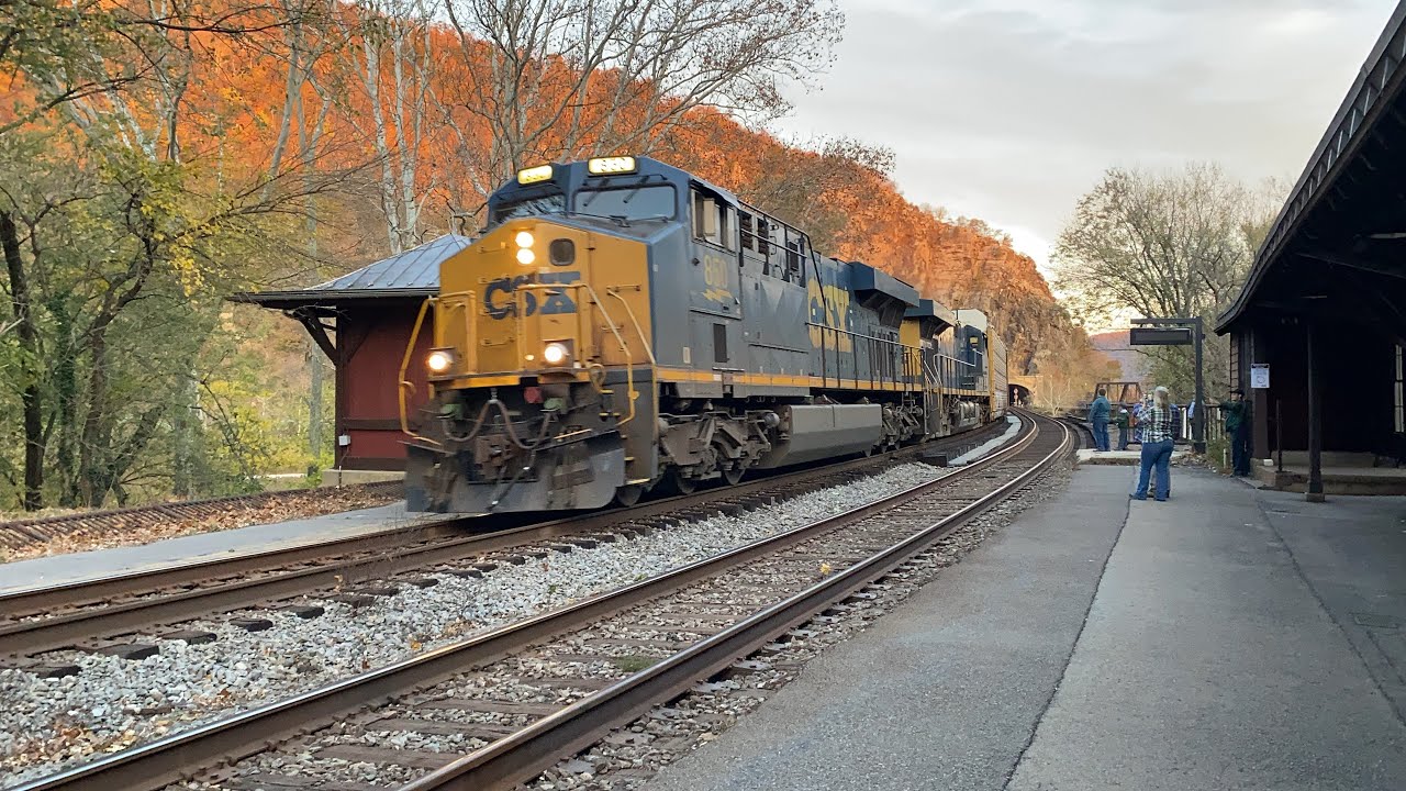 CSX westbound autorack M277 runs through Harpers Ferry, Wv on 11:09:24