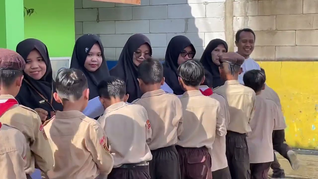 SELAMAT HARI GURU 2022 MI Muhammadiyah Kebutuh