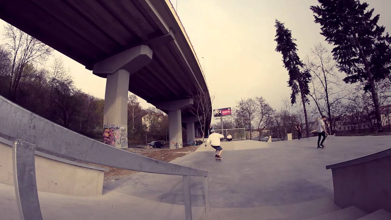 SKATEGOD BELXCH /// VYSOČANY PLAZA WOO WOO