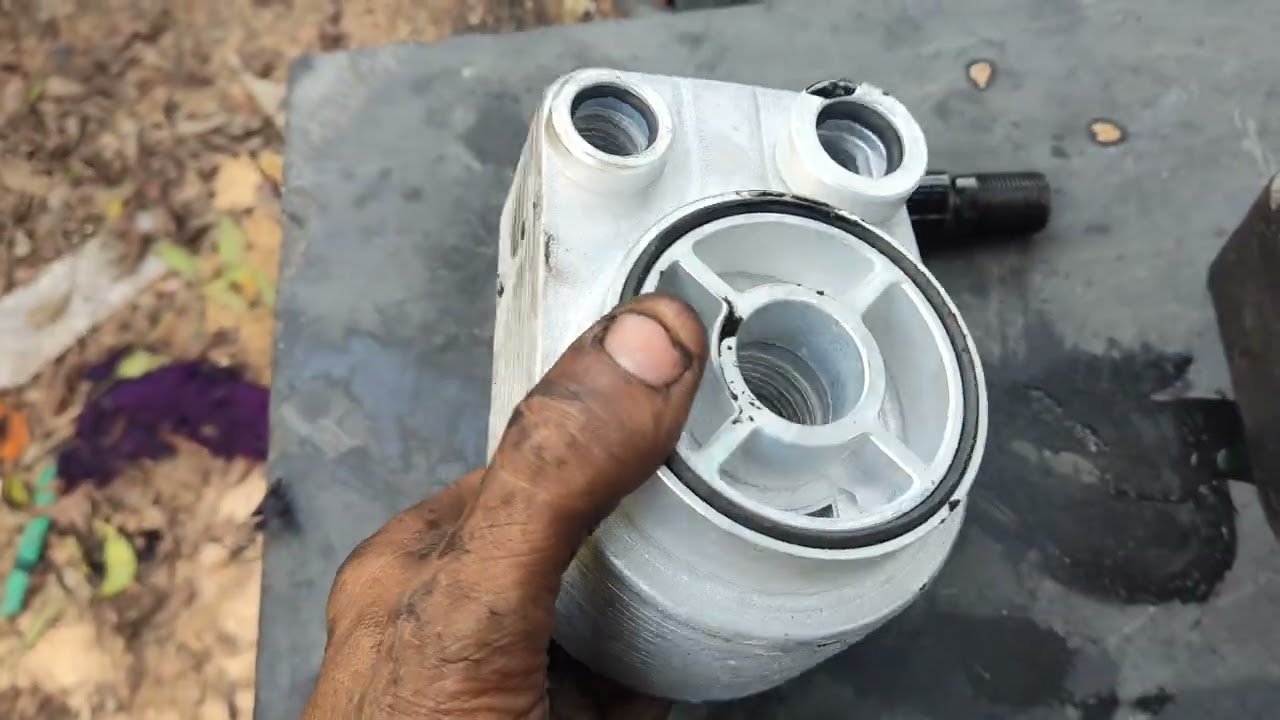 Renault Duster oil cooler failure (@Skilled Mechanic Tamil )