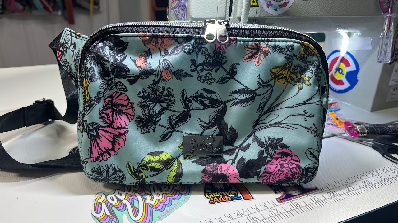 No longer live: Let’s sew a medium Louie Waist Bag from UhOh Creations
