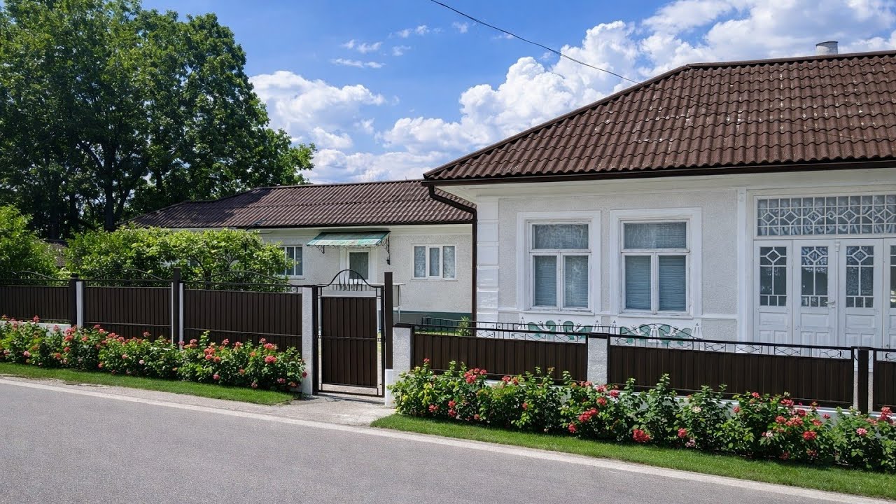 🏡 Два великих будинки для великої та дружньої родини в Чернівецькій області.