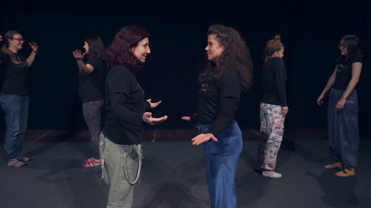 YOUNG THEATRE ON THE MOVE: Mirrors