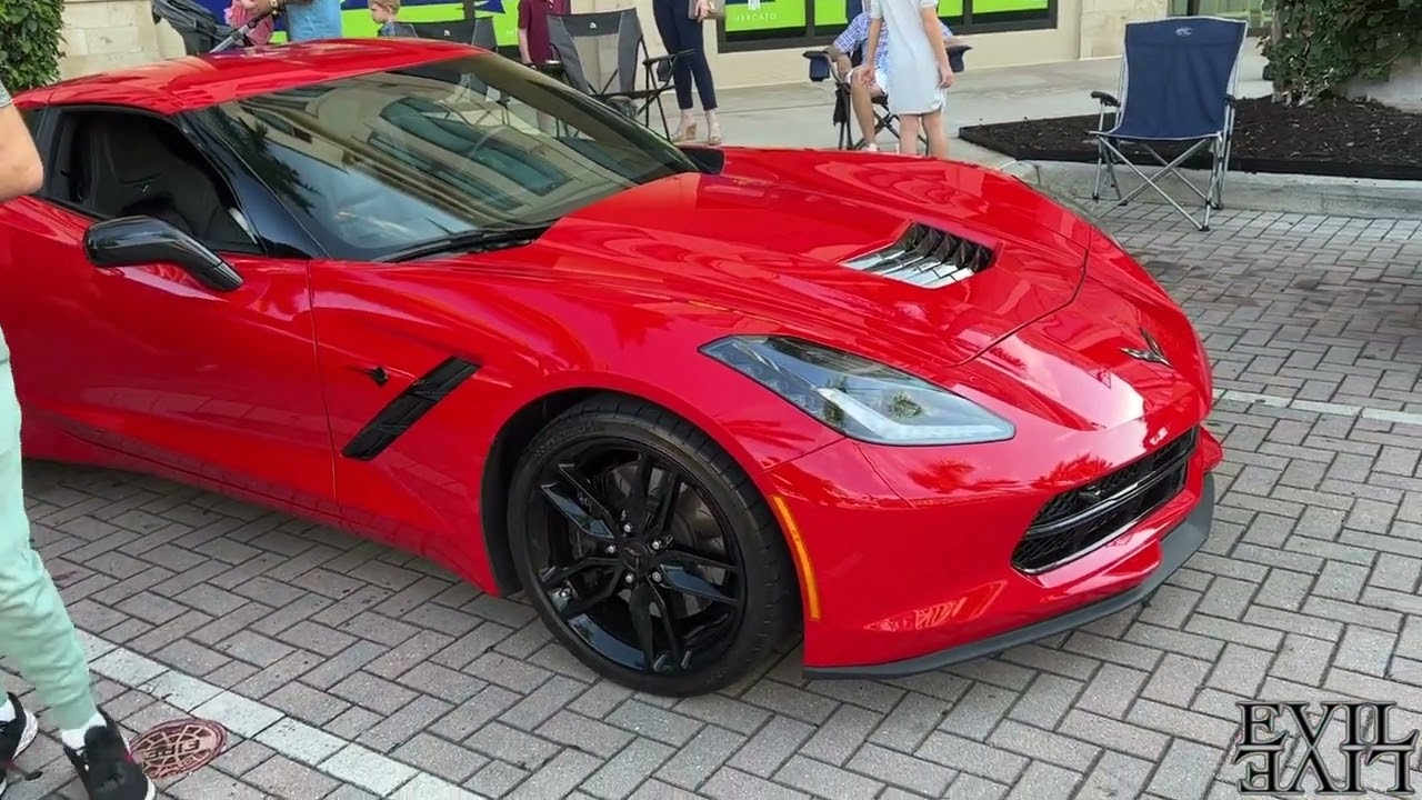 Выставка машин Car and Coffee. Сентябрь 2023. Mercato Naples Florida.