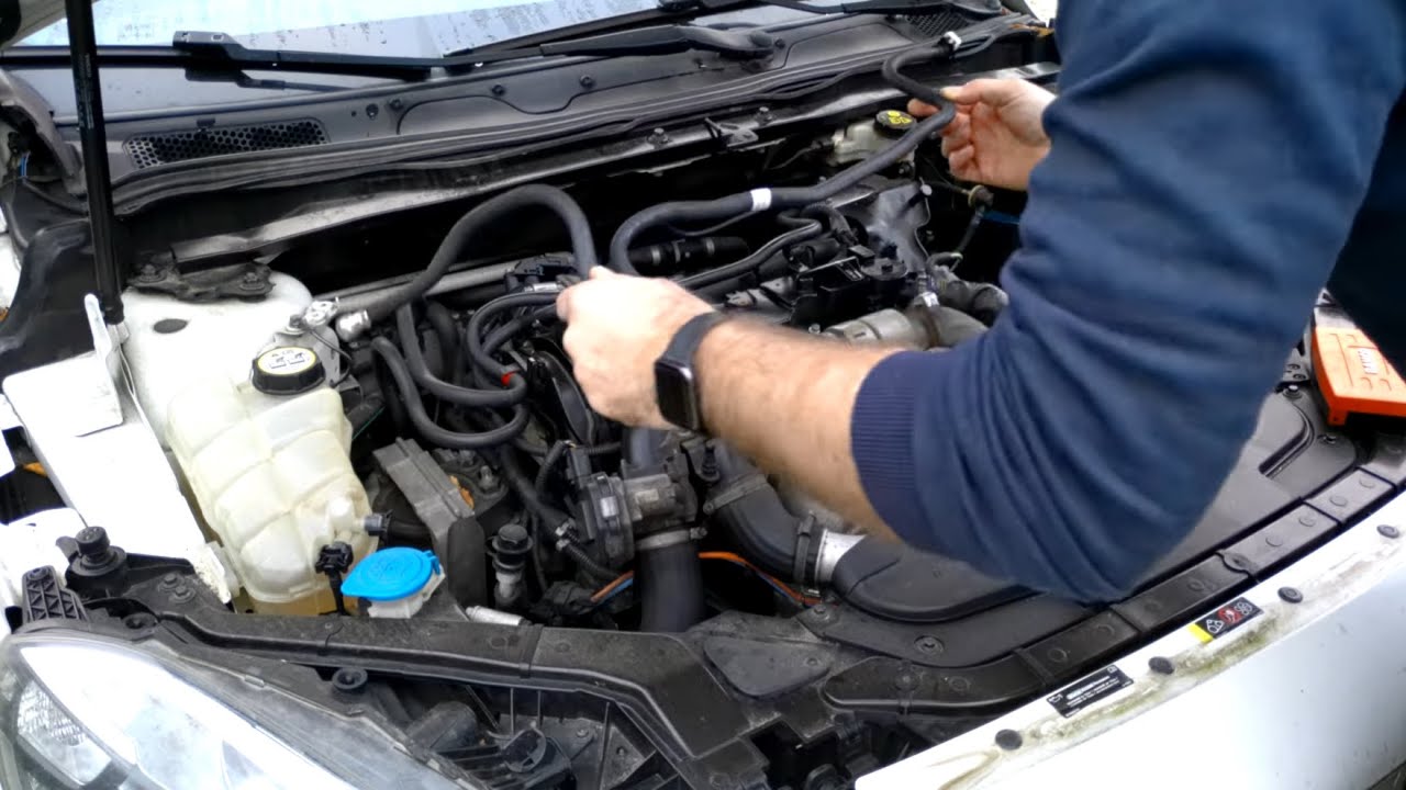 Byter bränsleslang med special koppling Volvo v40 d2