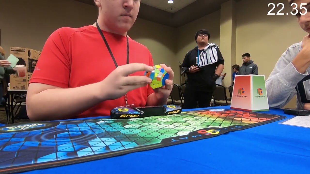 32.76 NR Megaminx Average (28.49 Single)