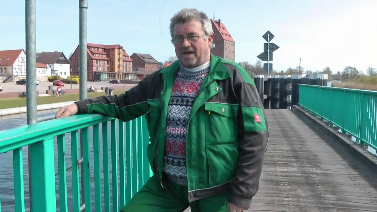 Öffnung Drehbrücke Loitz  -  2010