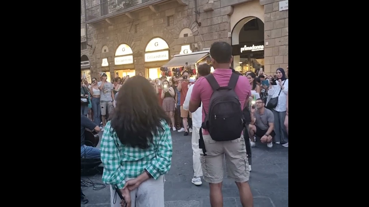 Kim Hojoong joins Street performer in Florence!