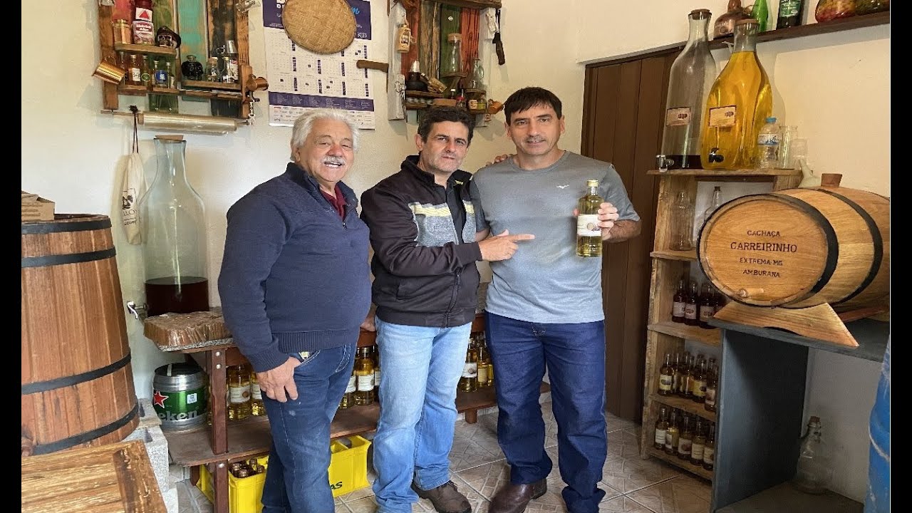 Produção da cachaça artesanal em Extrema-MG