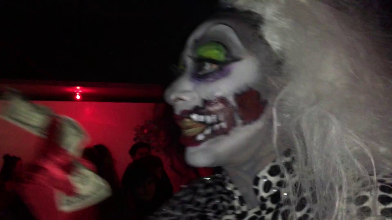 Drag Queen - Nikki Vicious 