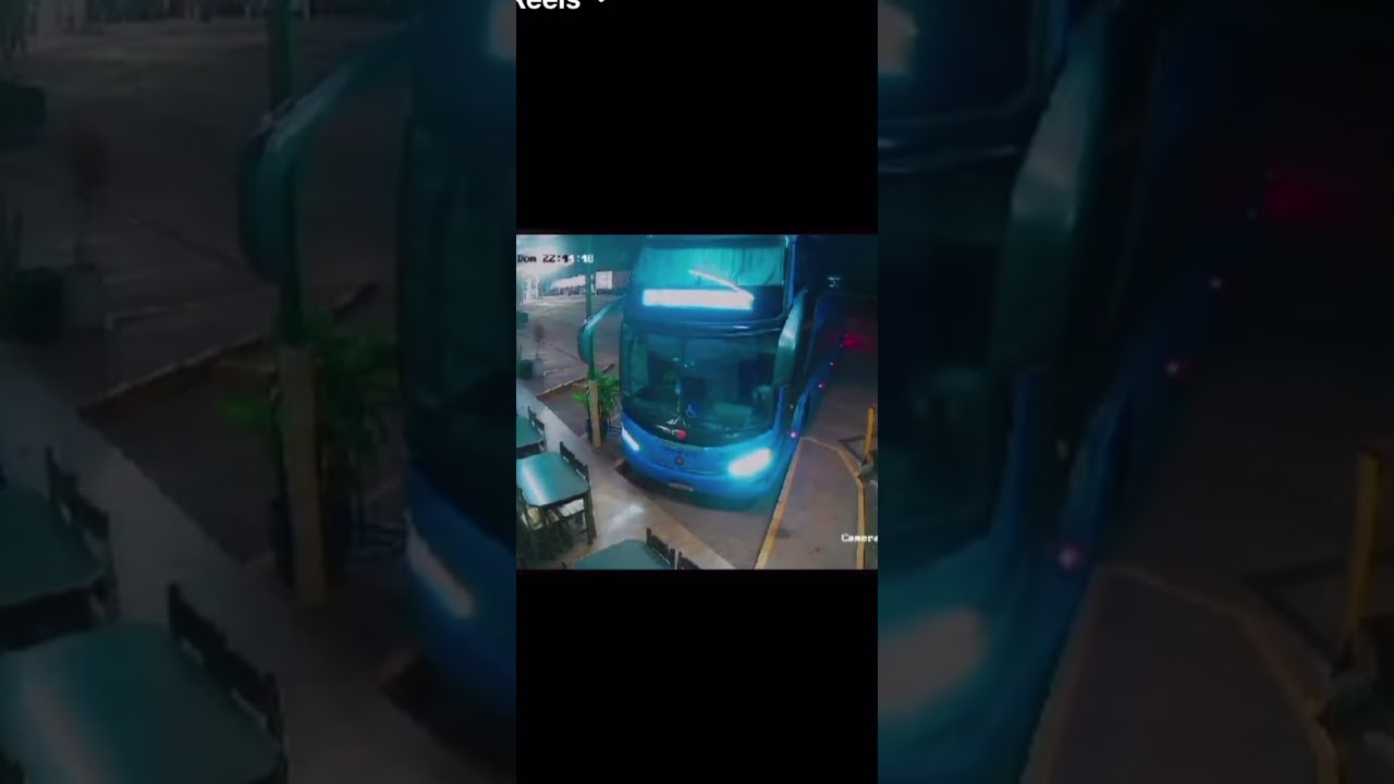 Cuando quieres saludar al jefe sin bajarte del bus. #Latinobus #Mejorenbus #Colombiabus #paradiso