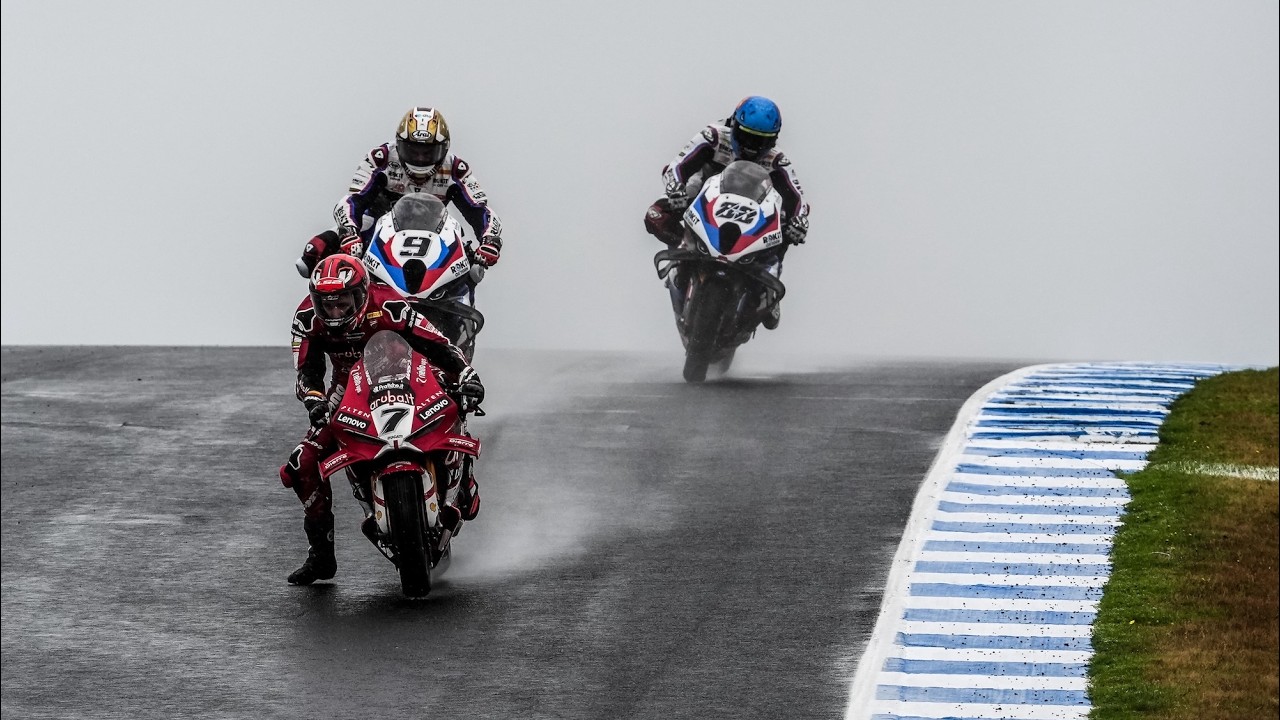 Hoogtepunten van Race 2 op regenachtig Phillip Island 🌧️ WorldSBK & WorldSSP | #AustralianWorldSBK🇦🇺