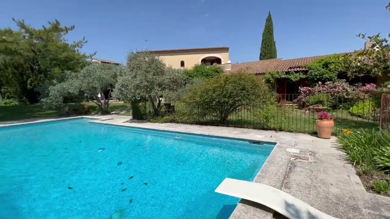 Anna PONS - Jonquerettes - Domaine avec 1 villa principale et 1 secondaire terrain et Oliveraie