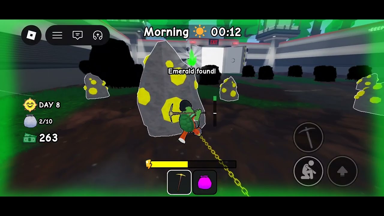 Playing mine to escape(i learned how to record voice)   Ps: im tired and woke up at 4 am so im tired