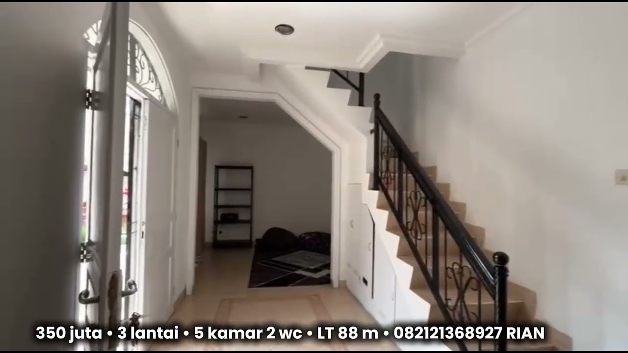 Dijual villa 350 juta | siap huni dan terawat | di cipanas puncak | 3 lantai 5 kamar tidur