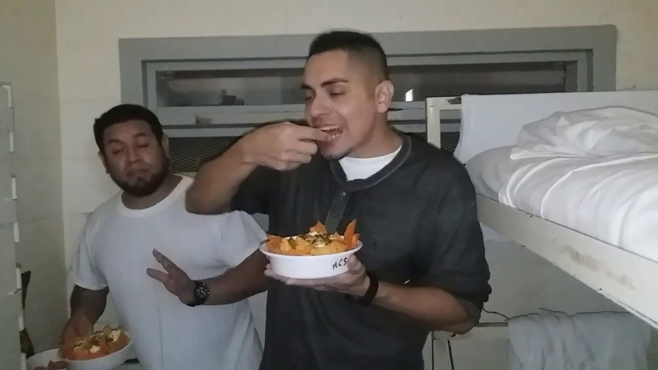 Nachos presos 😝[ RECETAS MAMALONAS] jem-k un preso en el mundo real