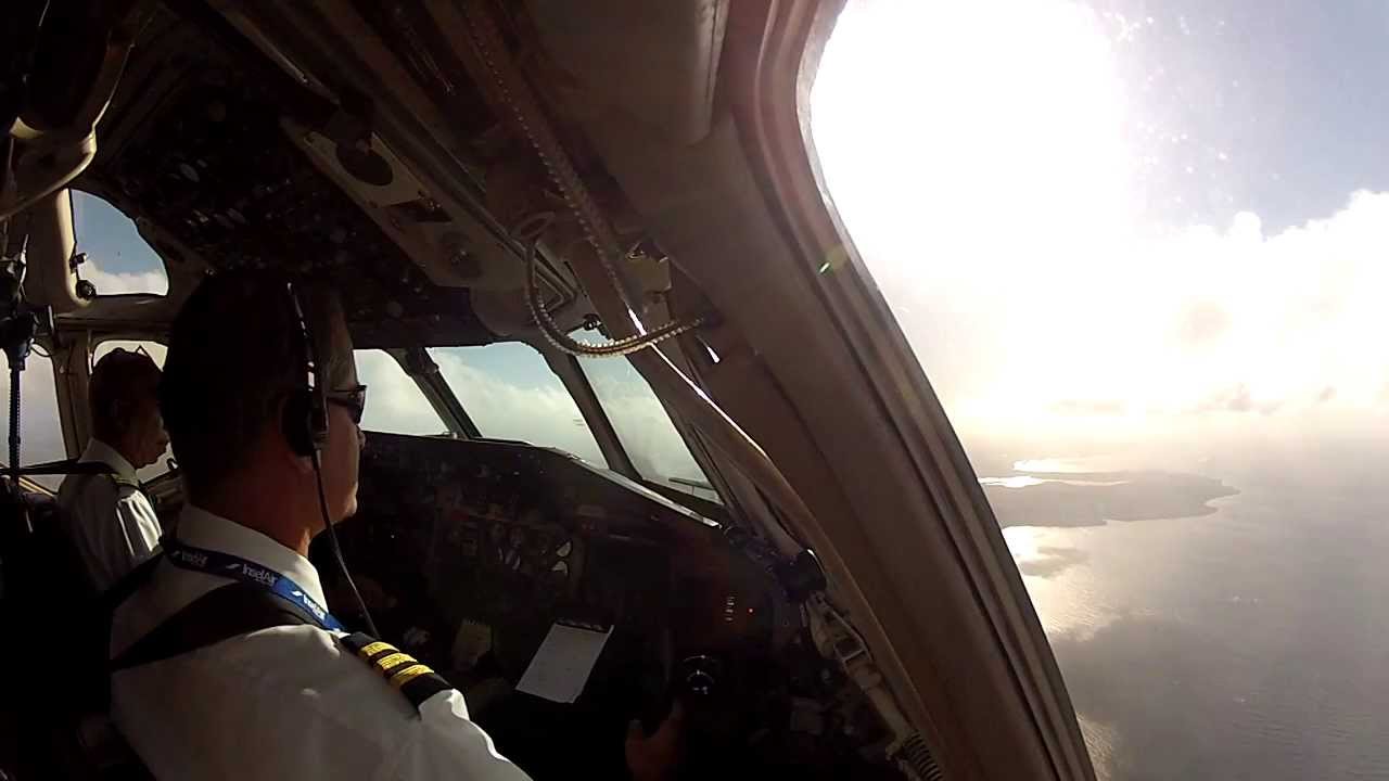 Amazing MD 80 flight from Aruba to Curacao, from pushback to the gate!