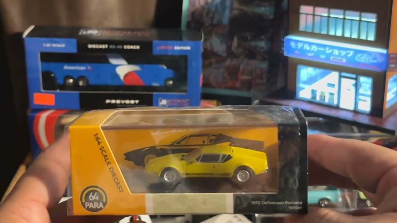 Toyota coaster 1:64 Isuzu pantera detomaso