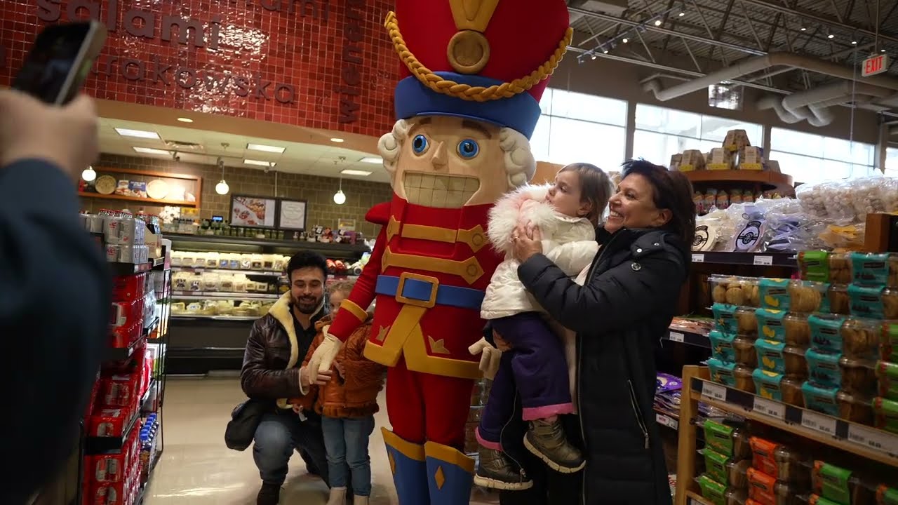Nutcracker Flash Mob at Yummy Market | Part 1