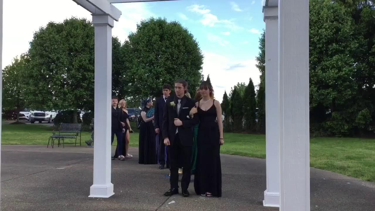 Prom Arrival Show Live 2022