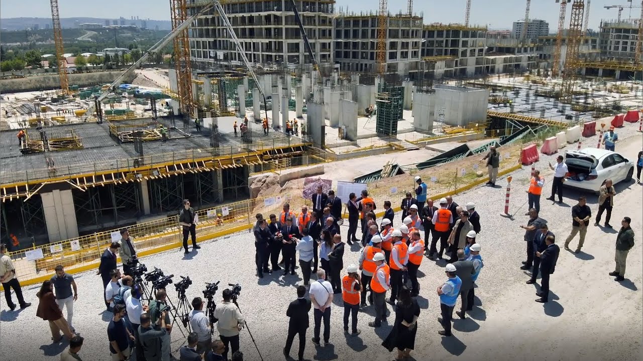 Bakan Tunç; Ankara Adliyesi , Ankara BAM ve Eski Yargıtay Binası İnşaatlarında İncelemelerde Bulundu