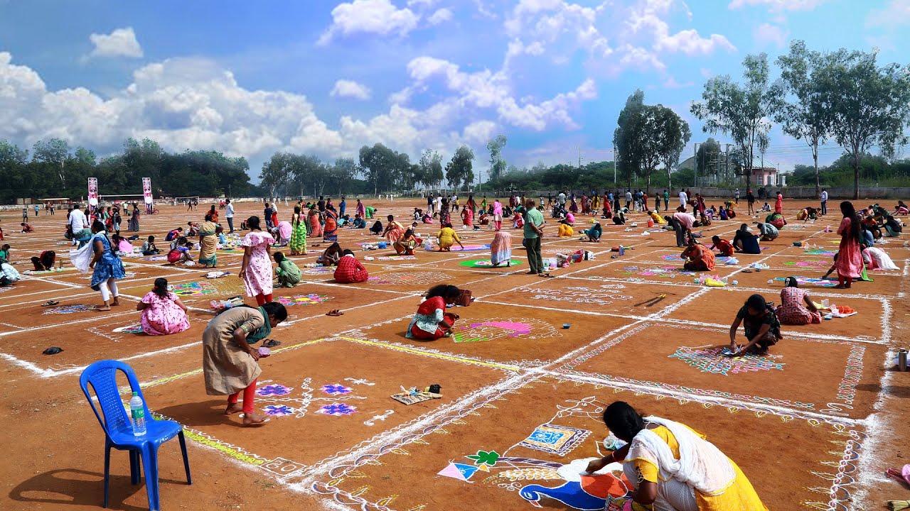 Sankranthi Muggula Potilu | Hindupur | Happy Sankranti | Sankranthi  Rangoli సంక్రాంతిశుభాకాంక్షలు