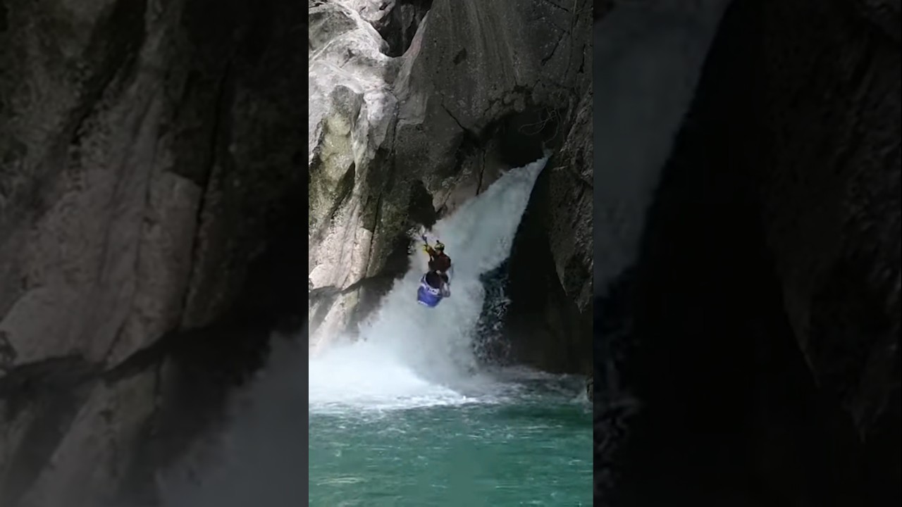 SYPHON WATERFALL IN A KAYAK #kayak #kayaking #whitewaterkayaking #eggstreamkayak