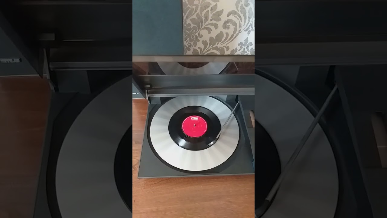Carl Ellisons B&O Beocenter 2200