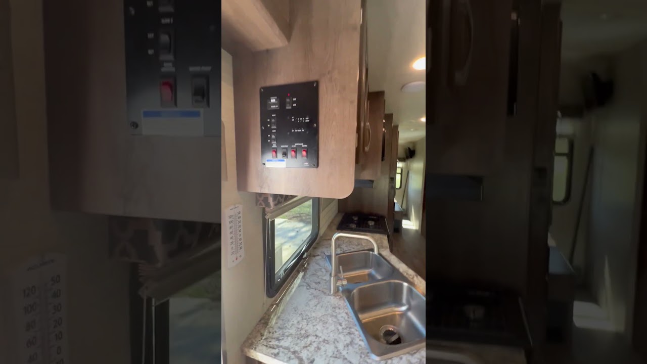 How to operate the generator, must have at least a quarter tank of gas ￼