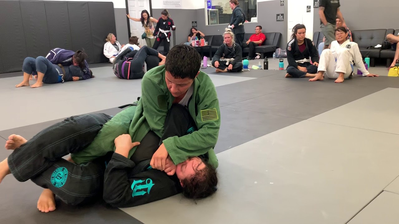 Leka Vieira rolling at Wonder Women Open Mat