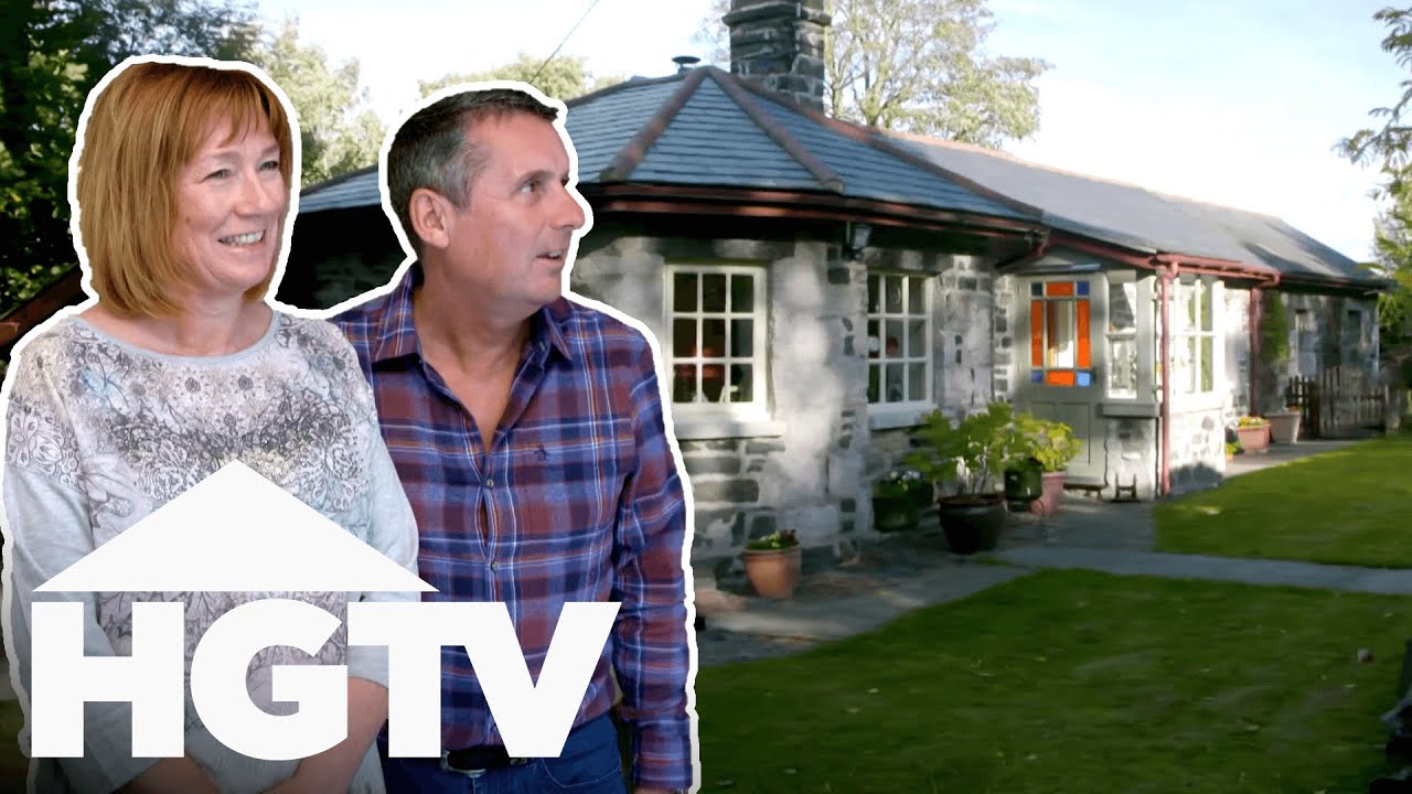 Couple Fall In Love With This Period House In North Wales | Fantasy Homes By The Sea