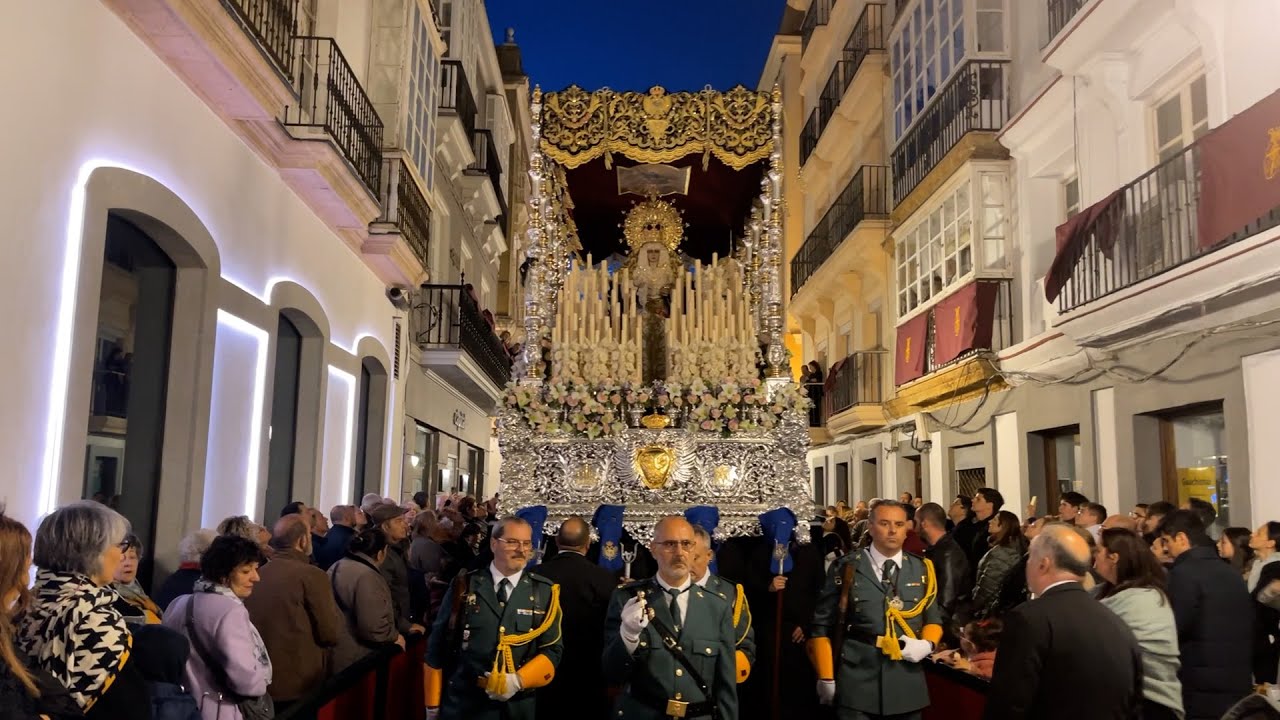 Virgen de la Victoria (Expiración) por la Calle Nueva | Viernes Santo | Objetivo Cádiz