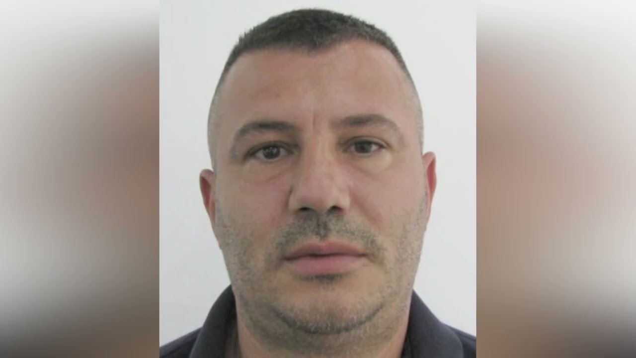 Anëtar i bandës së Laert Haxhiut, ekstradohet nga Londra 49-vjeçari me tre emra.Krimet ku përfshihet