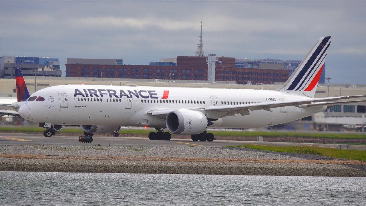 Air France Boeing 787-9 take off [4K Video]