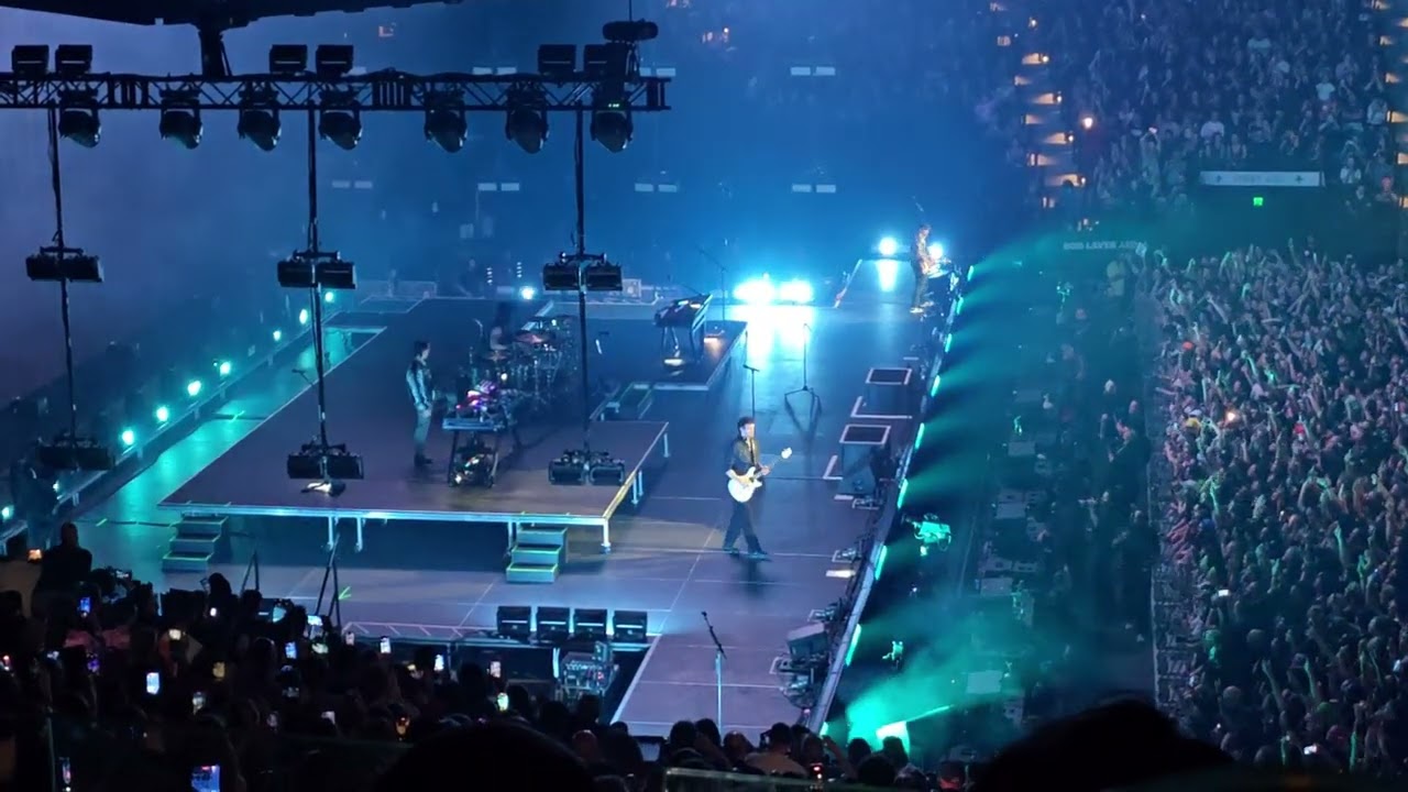 Intro to Somewhere I Belong by Linkin Park Night 2 Rod Laver Arena Melbourne 10/03/26