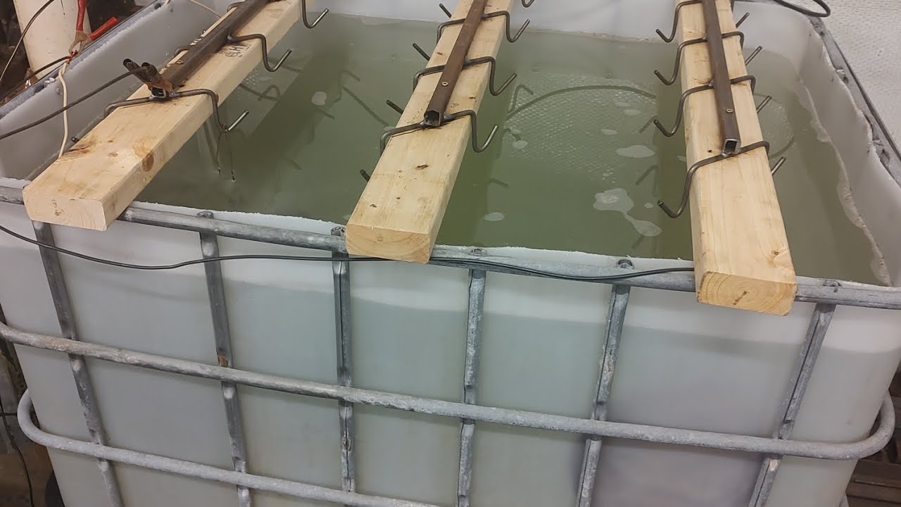 GIANT electrolysis tank for cleaning cast iron!