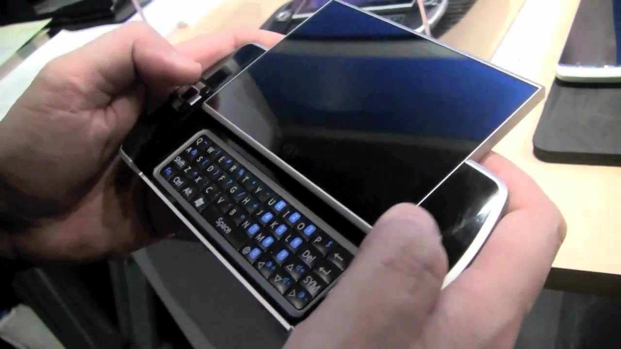 UMPC Making a Comeback? Ocosmos OCS1 Running Oaktrail