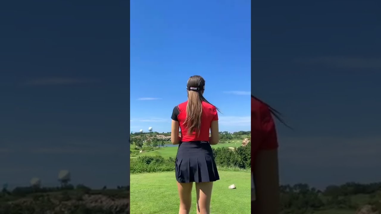 super hot girls playing golf ⛳😍
