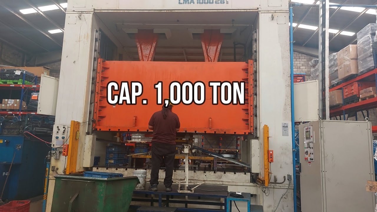 Trabajando prensa de 1,000 Ton. (1,000 Ton Press Working)