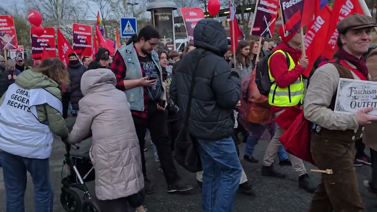 AFD (Björn Höcke) in Düsseldorf Garath (Gegen Demo) PLÖTZLICH singen KLEINE KINDER ! #düsseldorf