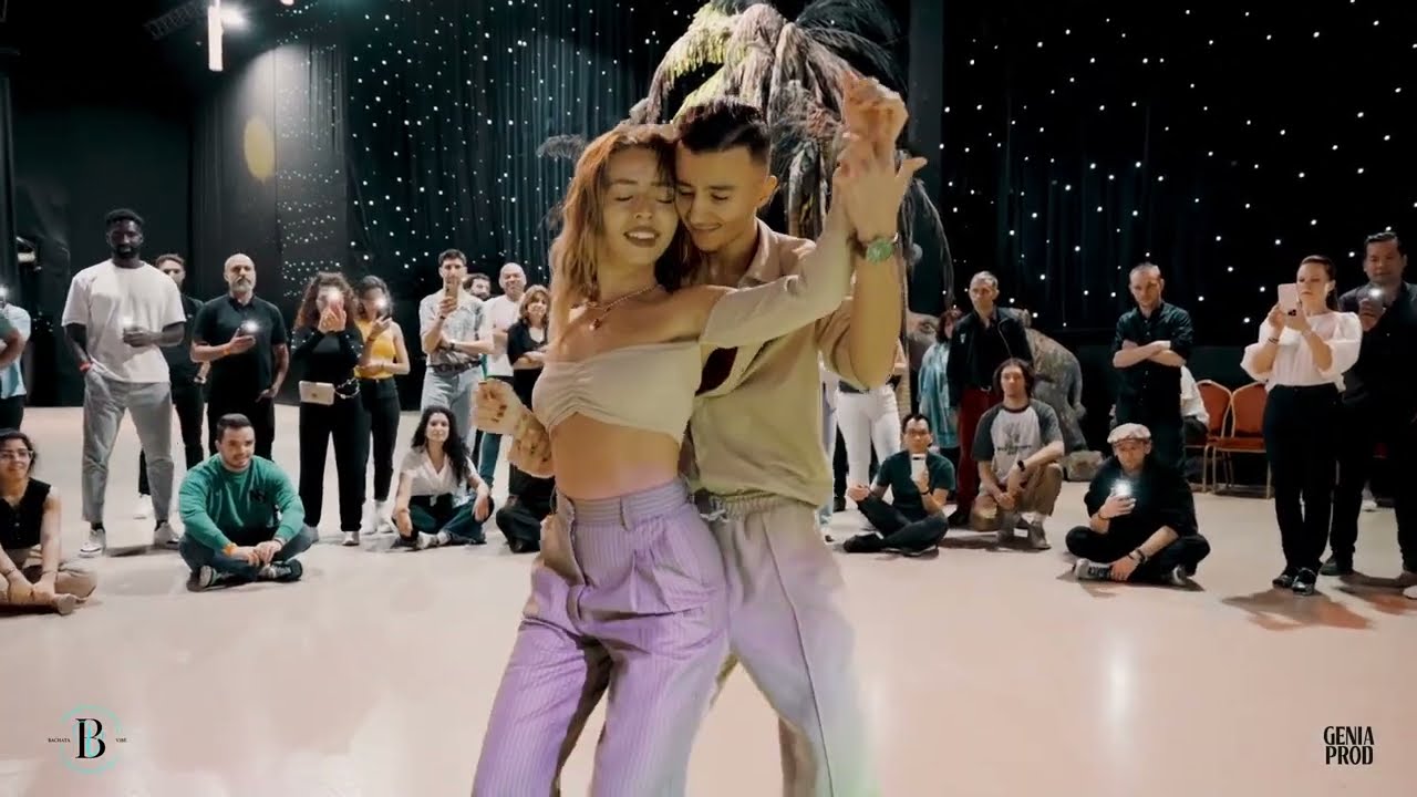 AMOR DE MADRE - AVENTURA [ TONIO & AINA ] BACHATA DANCE