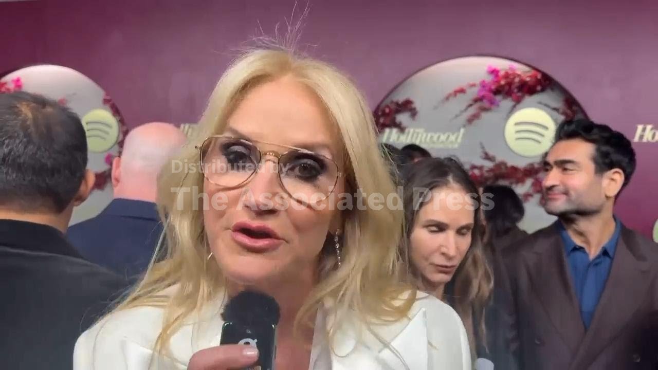 Mel Robbins hopes to inspire others with her podcast