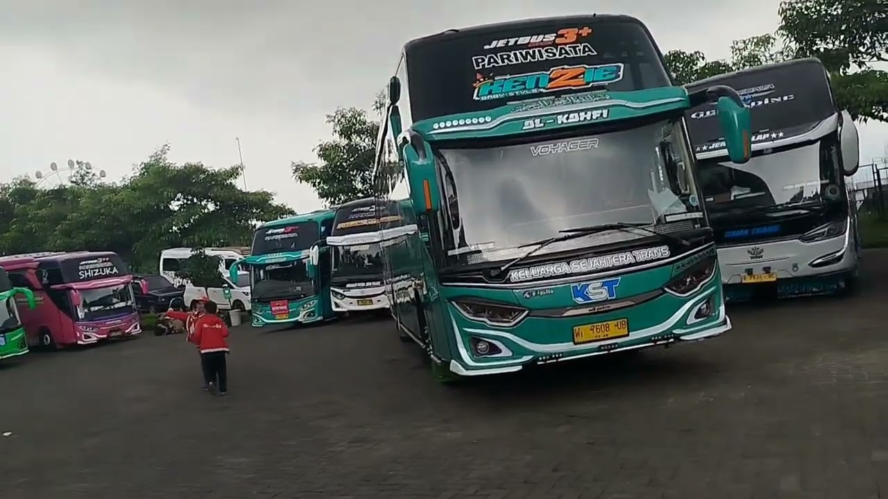 Liburan sekolah hunting bis Basuri di santera batu - malang 