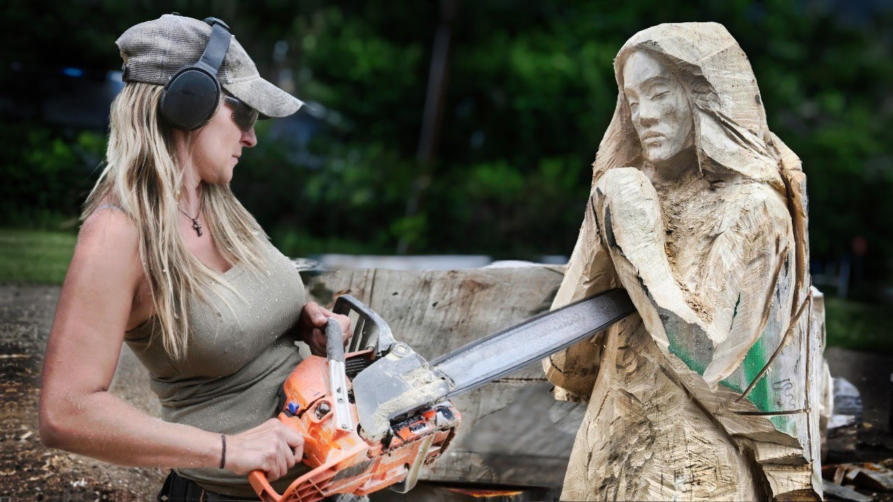 Amazing CHAINSAW CARVING Artist - A Must-See for ALL TRAVELLERS