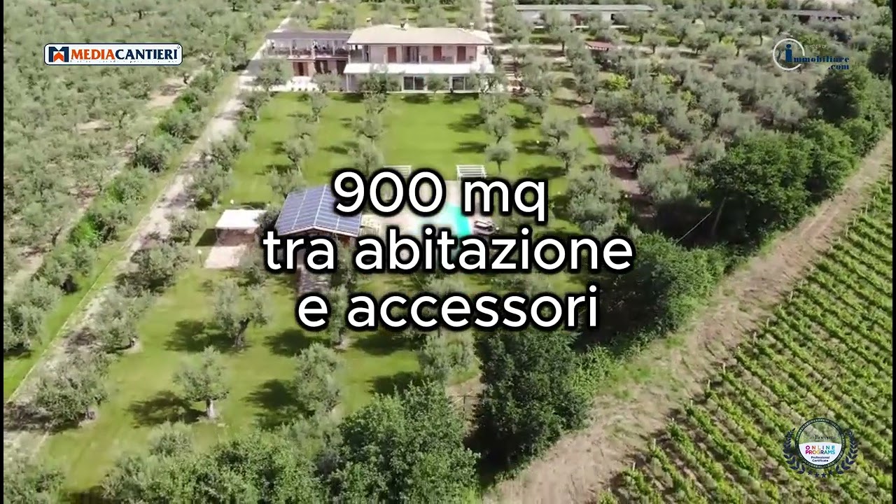 Loreto Aprutino Villa con piscina e tenuta agricola