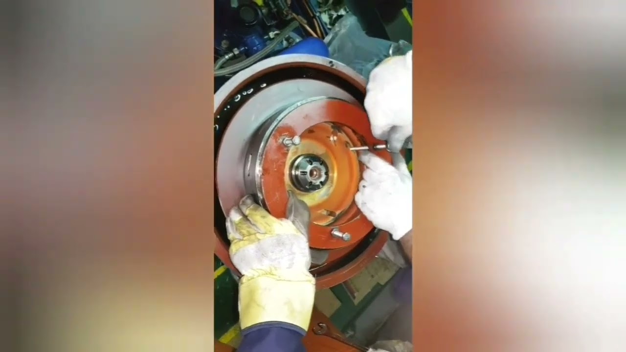 ALFALAVAL PURIFIER PART1. DISMANTLING.( cách tháo và vệ sinh trống máy lọc Alfalaval. Phần 1)