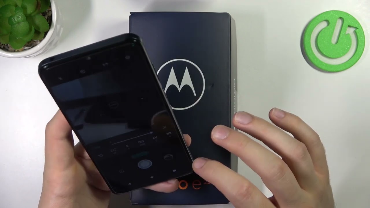 How to Use Camera Pro Mode on MOTOROLA Moto E22
