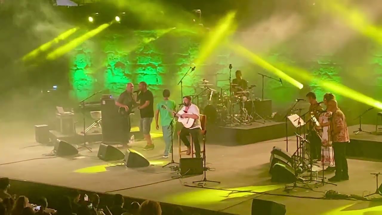 Boukha Libre! Amazigh Kateb ft Nedjim Bouizzoul & Halim Yousfi au Festival International de Carthage